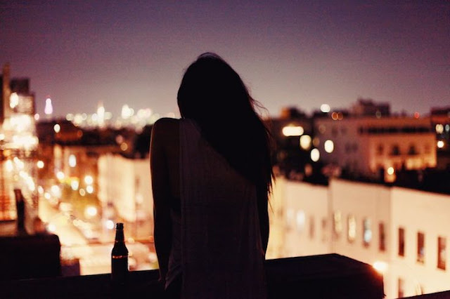 Hình ảnh đêm khuya cô đơn nói lên tâm trạng của bạn