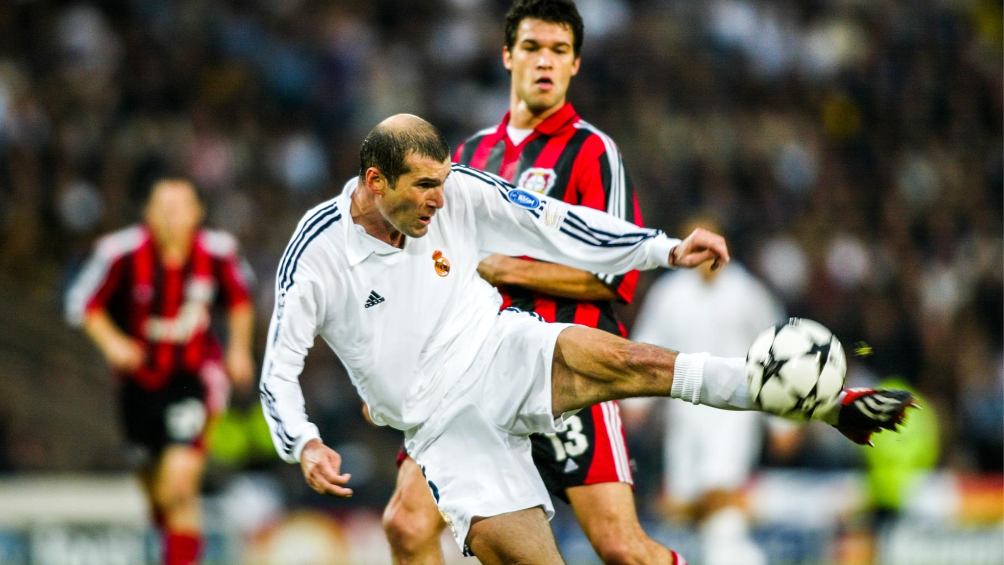 Roberto Carlos' memories of Zidane's 2002 final volley | UEFA Champions League | UEFA.com