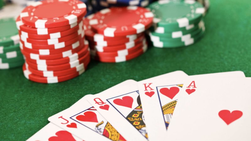 Poker Straight Flush - Bí quyết sử dụng những quân bài mạnh trong Poker