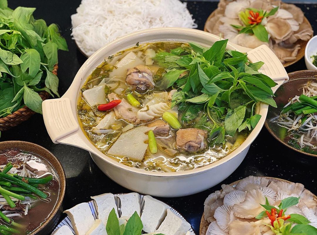 Cách nấu lẩu gà lá tía tô đúng chuẩn Đà Lạt tại nhà - KALITE