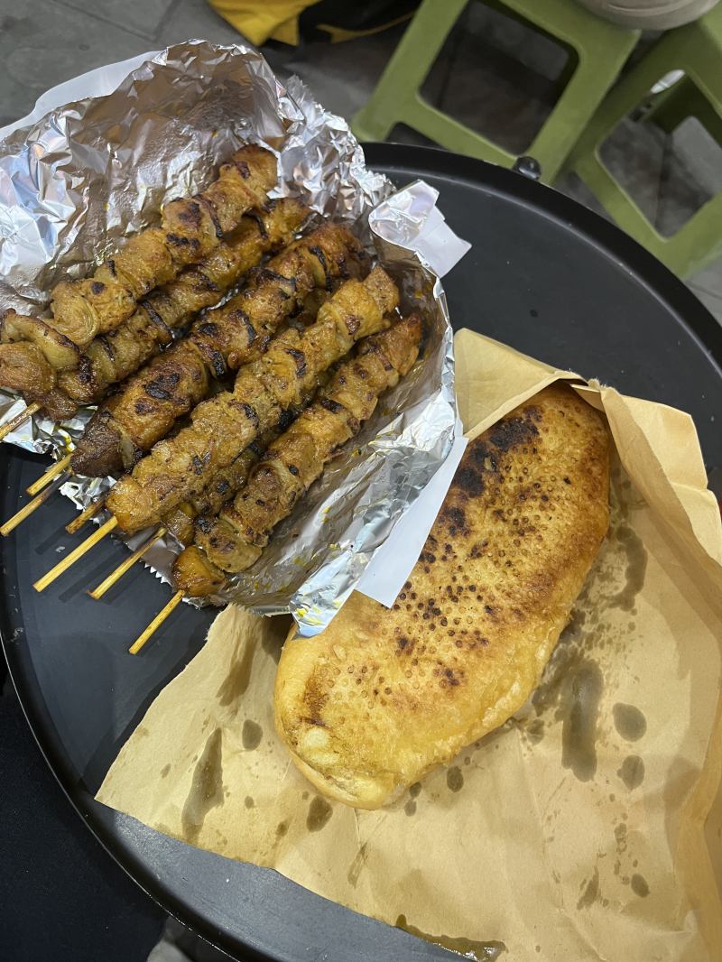 Bánh mì bơ nướng với mật ong