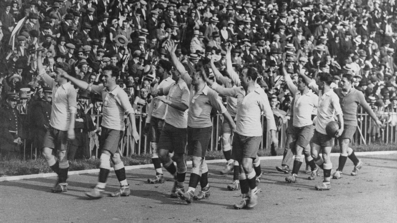 Bóng Đá là gì? Lịch Sử Bóng Đá hình thành như thế nào?